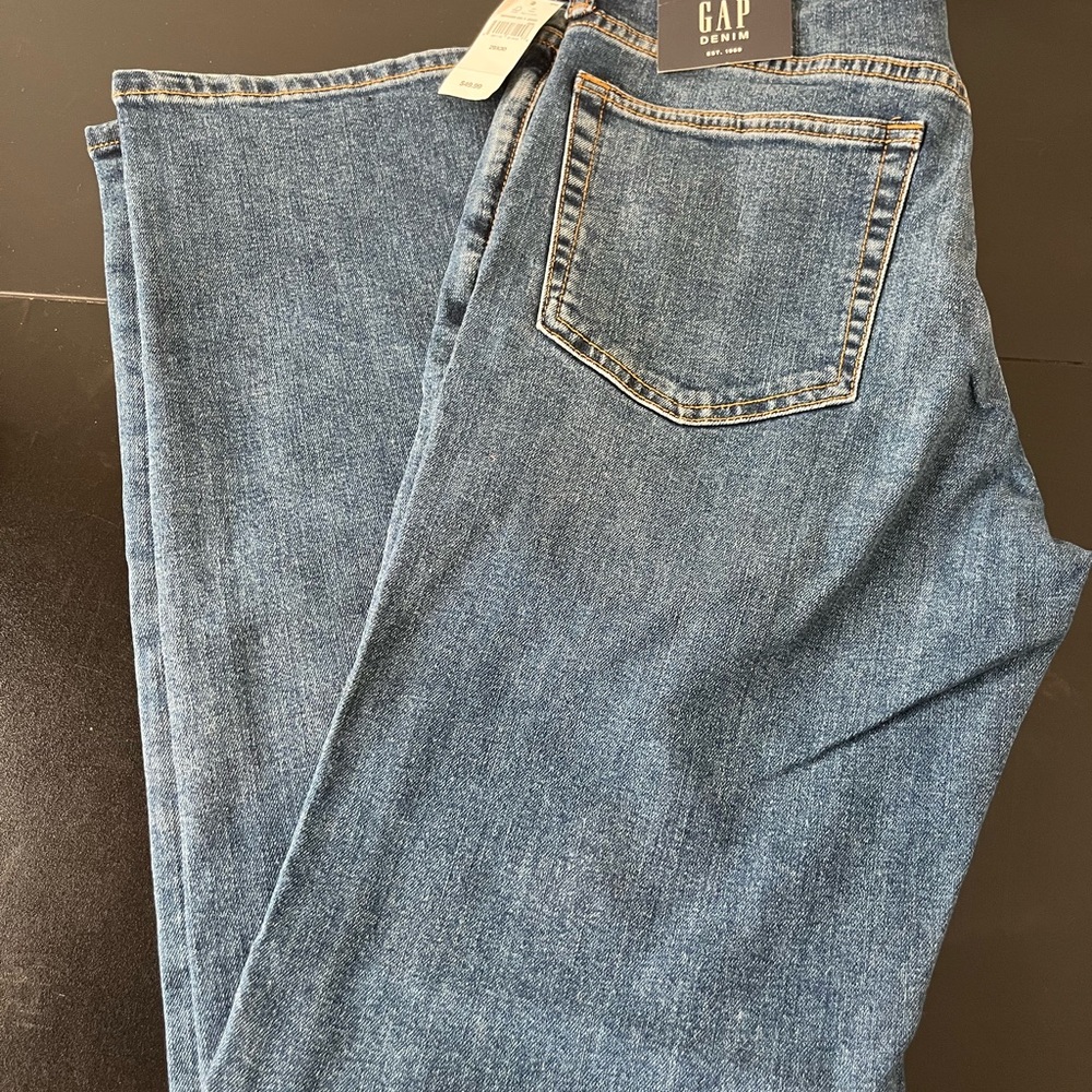 GAP Men's Classic Denim Straight Jeans
